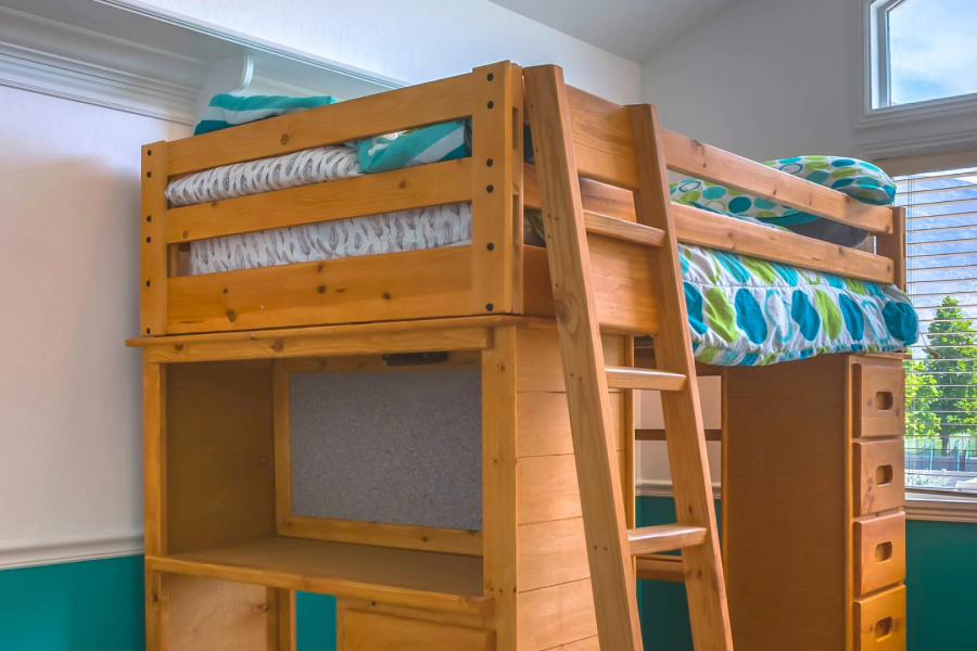 bunk bed close up services